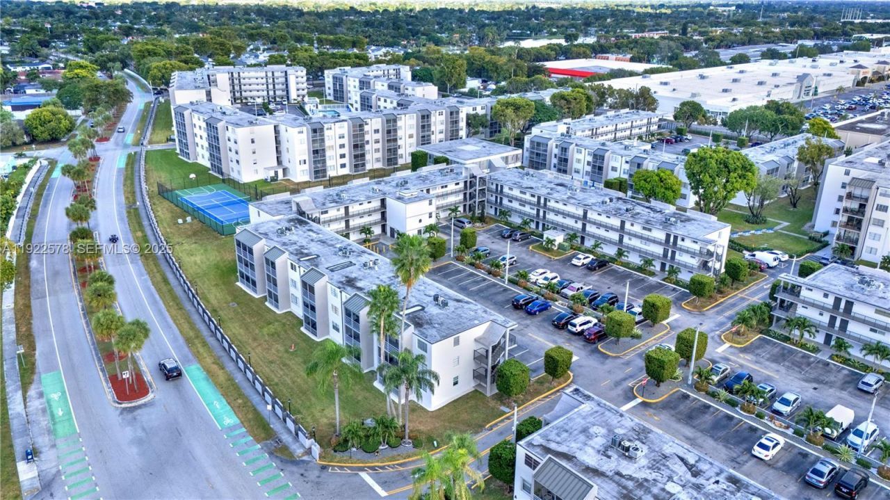 14195 SW 87th St, Unit B115, Miami, FL 33183 Photo