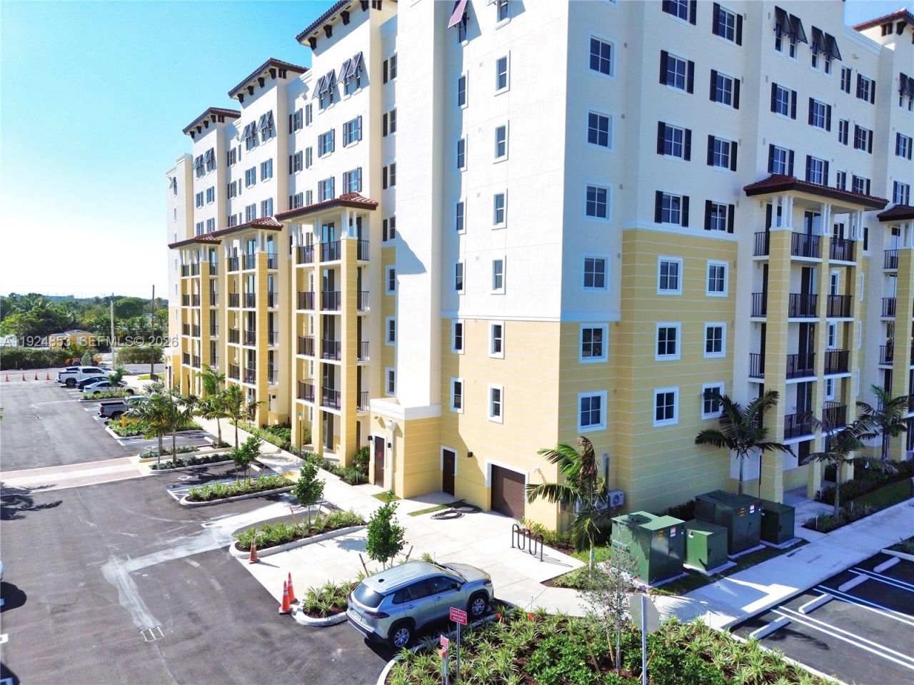 11239 NW 4th Ter, Unit C1.2, Sweetwater, FL 33172 Photo