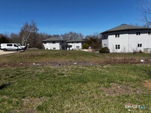 82 Norwich Westerly, North Stonington, CT 06359