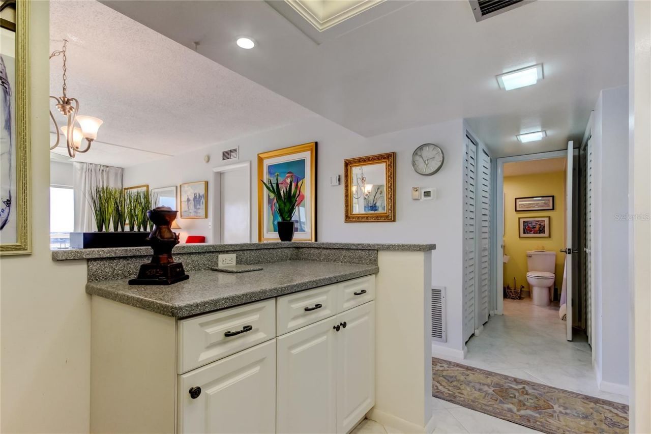 4900 Brittany Drive S, Unit 608, Saint Petersburg, FL 33715 Photo