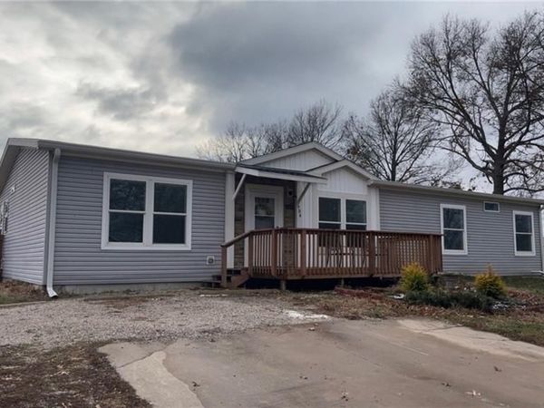 904 E Wilson Street, Ottawa, KS 66067