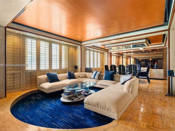 11111 Biscayne Blvd, Unit 227, Miami, FL 33181