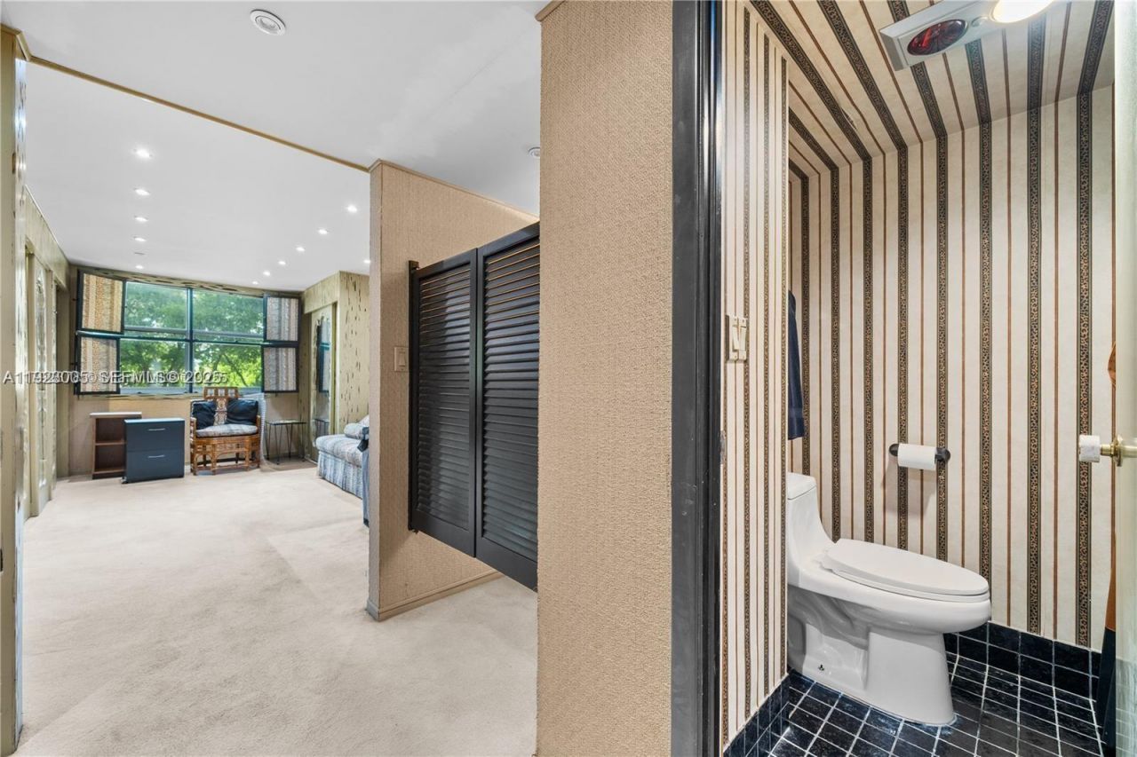 11111 Biscayne Blvd, Unit 227, Miami, FL 33181 Photo