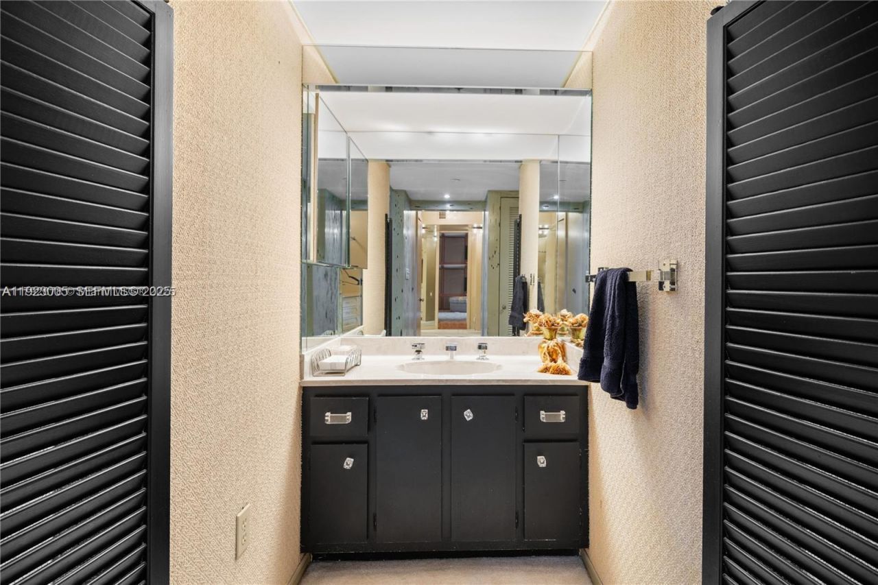 11111 Biscayne Blvd, Unit 227, Miami, FL 33181 Photo