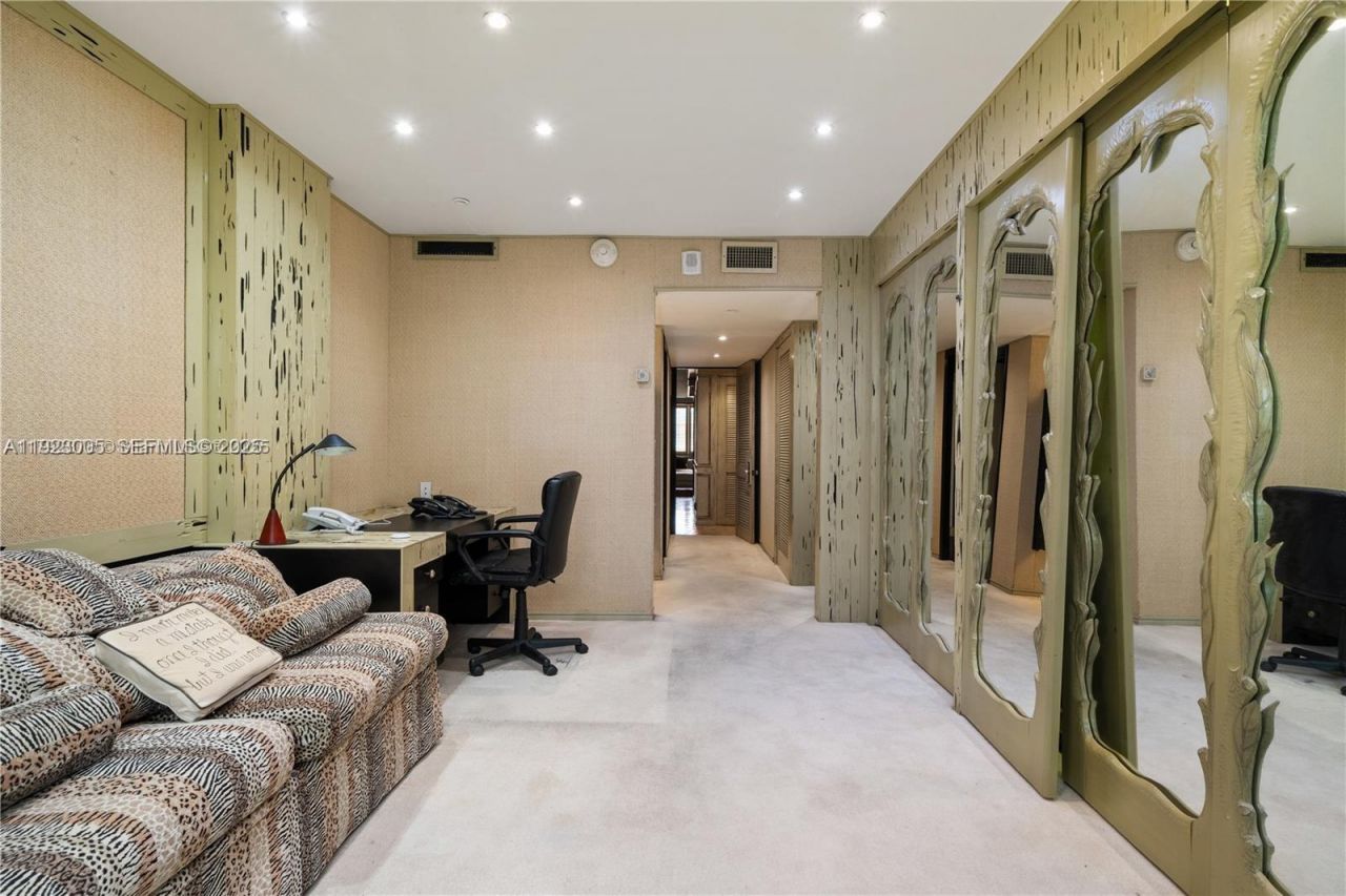 11111 Biscayne Blvd, Unit 227, Miami, FL 33181 Photo