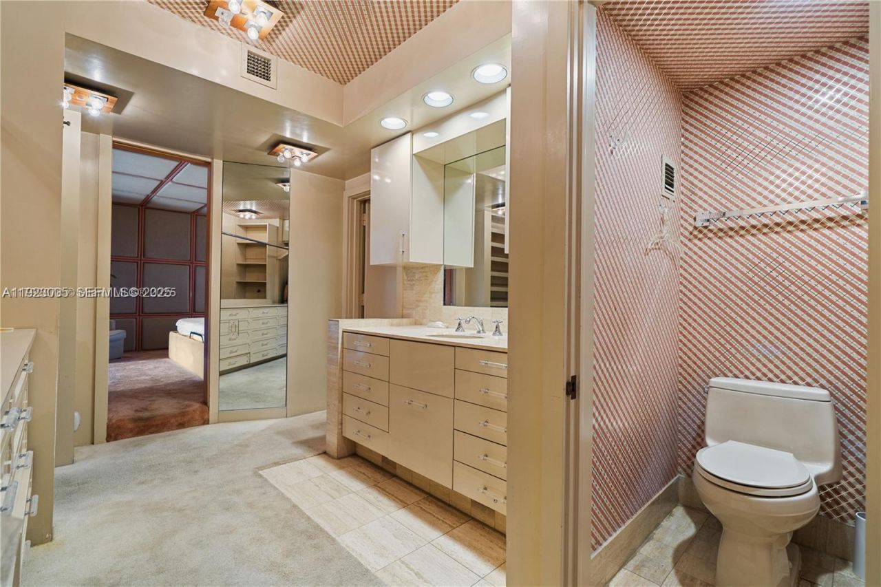 11111 Biscayne Blvd, Unit 227, Miami, FL 33181 Photo