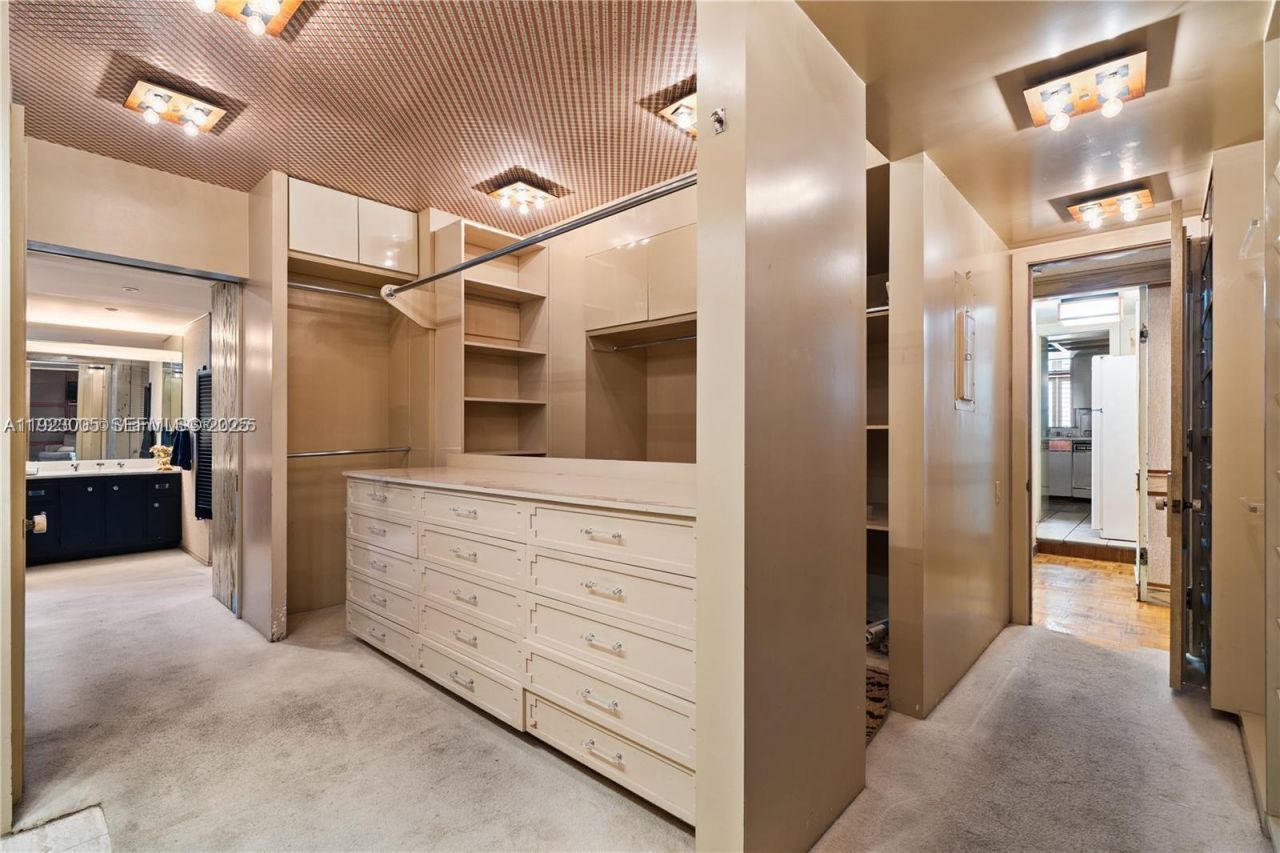 11111 Biscayne Blvd, Unit 227, Miami, FL 33181 Photo