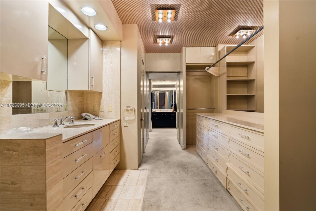 11111 Biscayne Blvd, Unit 227, Miami, FL 33181 Photo