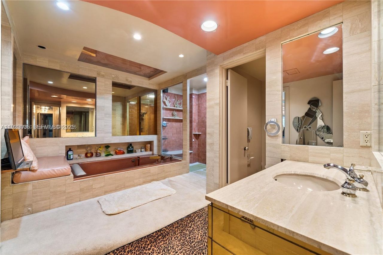 11111 Biscayne Blvd, Unit 227, Miami, FL 33181 Photo