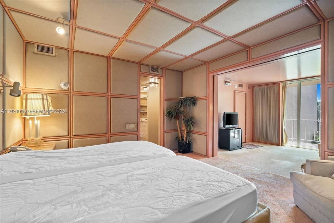 11111 Biscayne Blvd, Unit 227, Miami, FL 33181 Photo