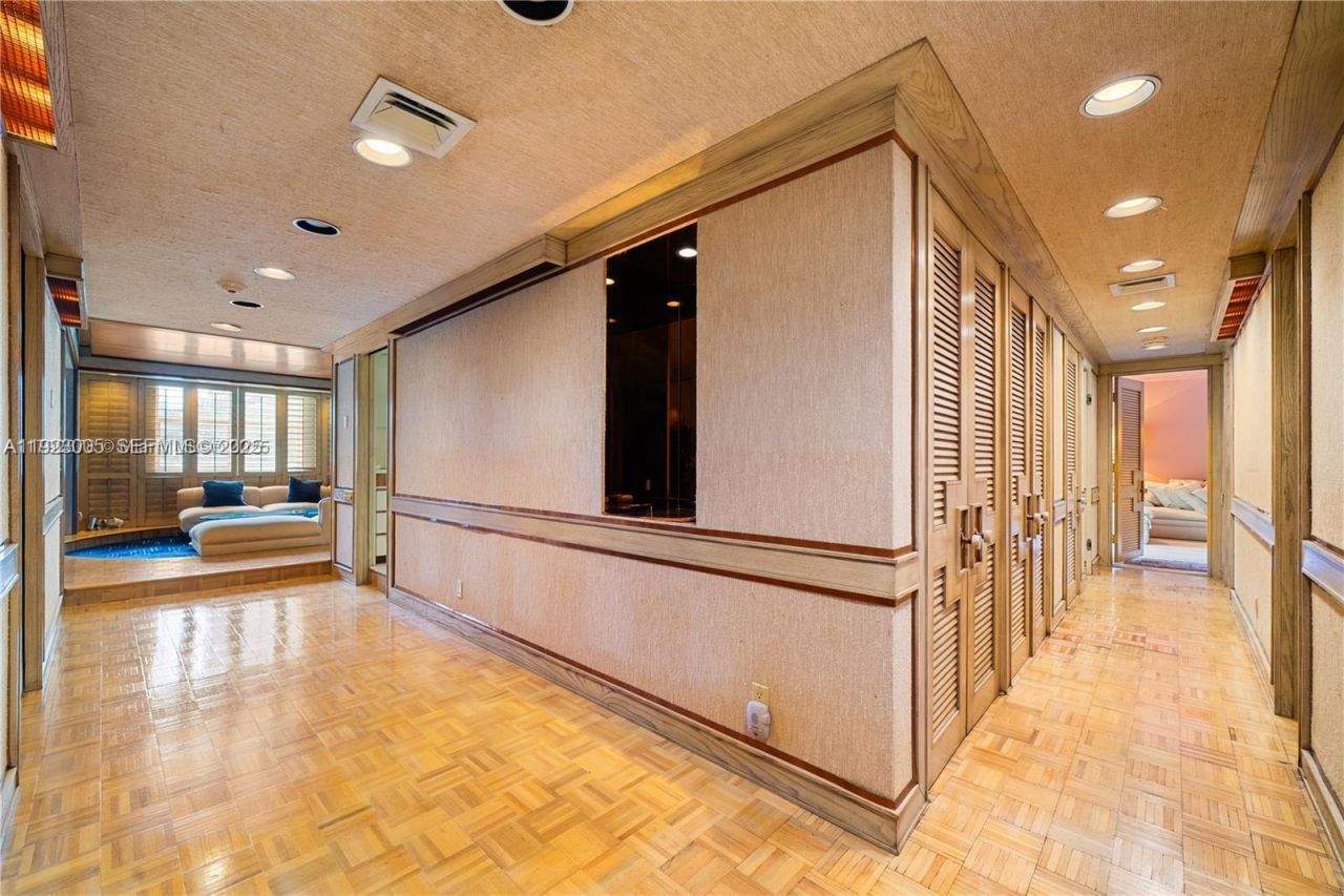 11111 Biscayne Blvd, Unit 227, Miami, FL 33181 Photo