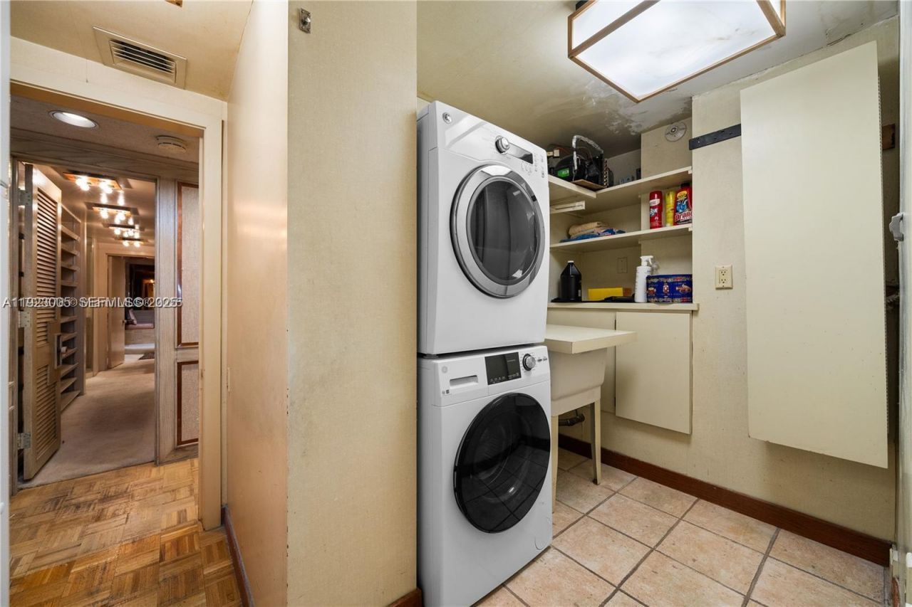 11111 Biscayne Blvd, Unit 227, Miami, FL 33181 Photo