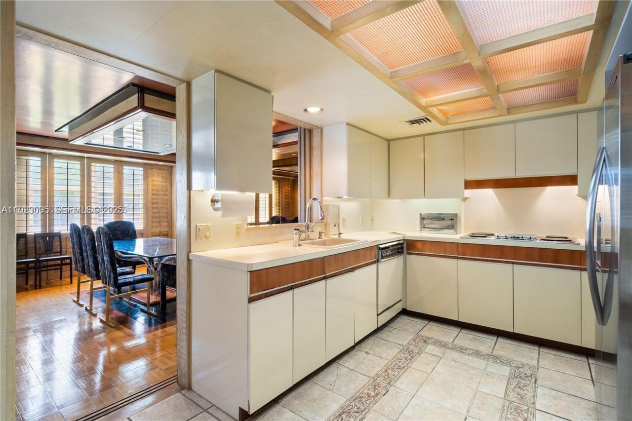 11111 Biscayne Blvd, Unit 227, Miami, FL 33181 Photo