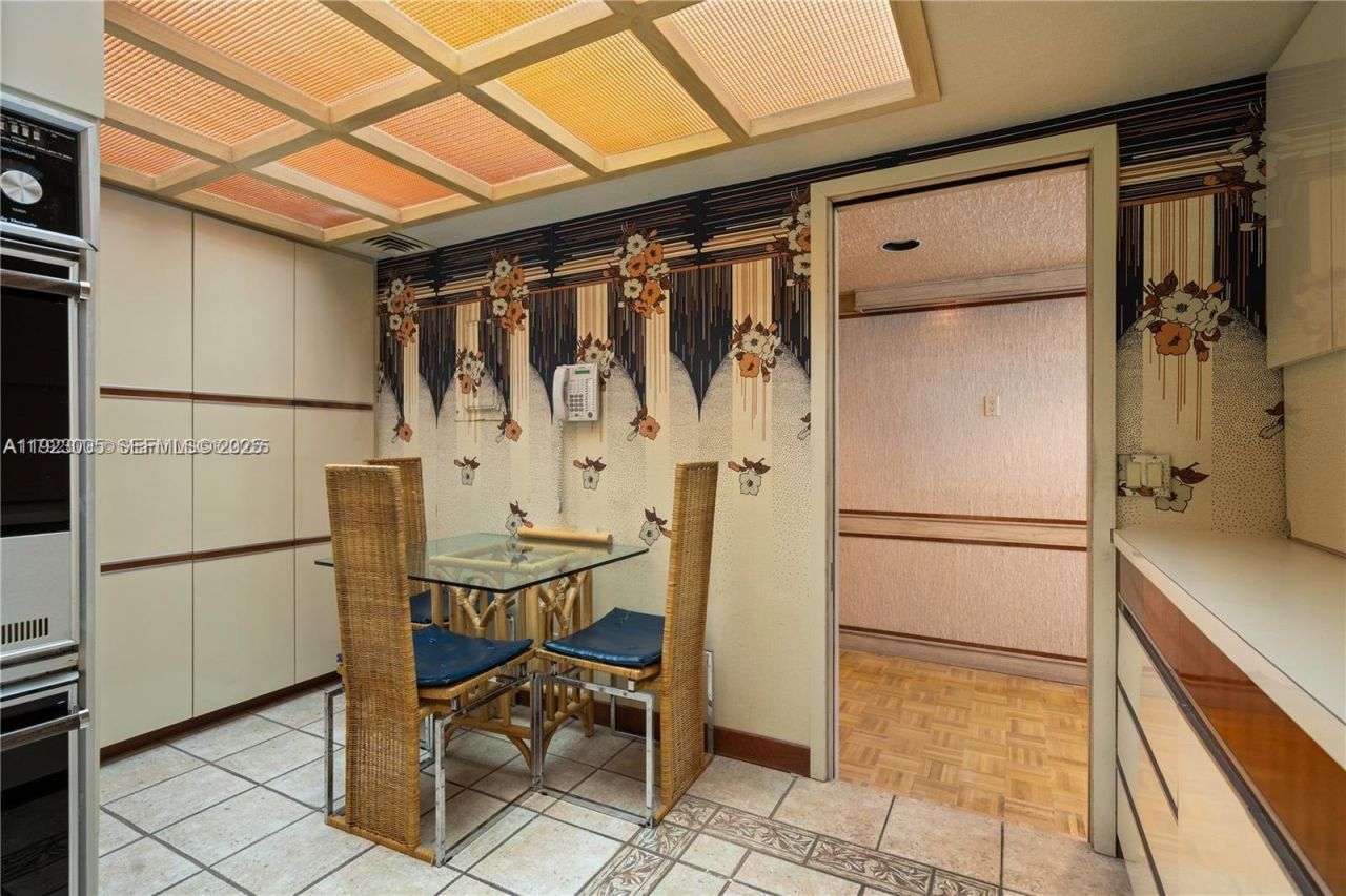 11111 Biscayne Blvd, Unit 227, Miami, FL 33181 Photo