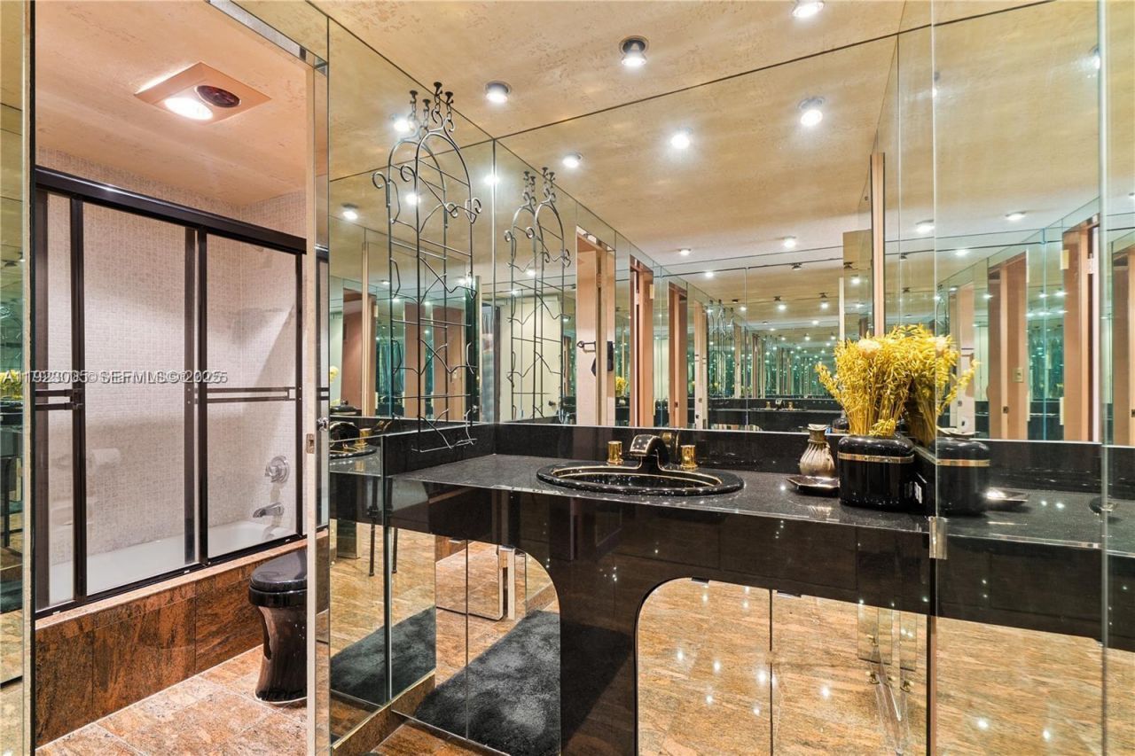 11111 Biscayne Blvd, Unit 227, Miami, FL 33181 Photo