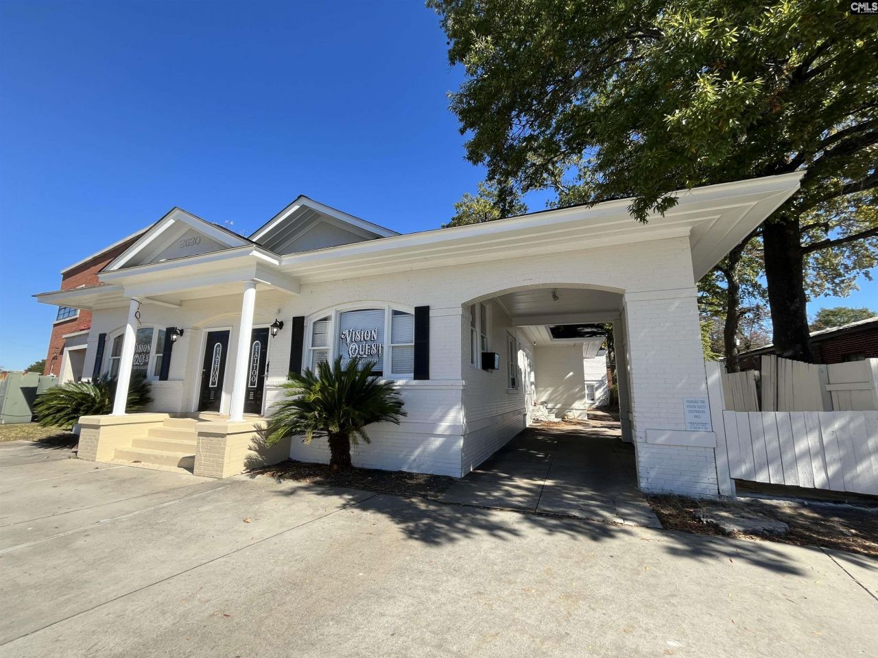 2620. A Main Street Photo 4