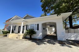 2620. A Main Street photo 4