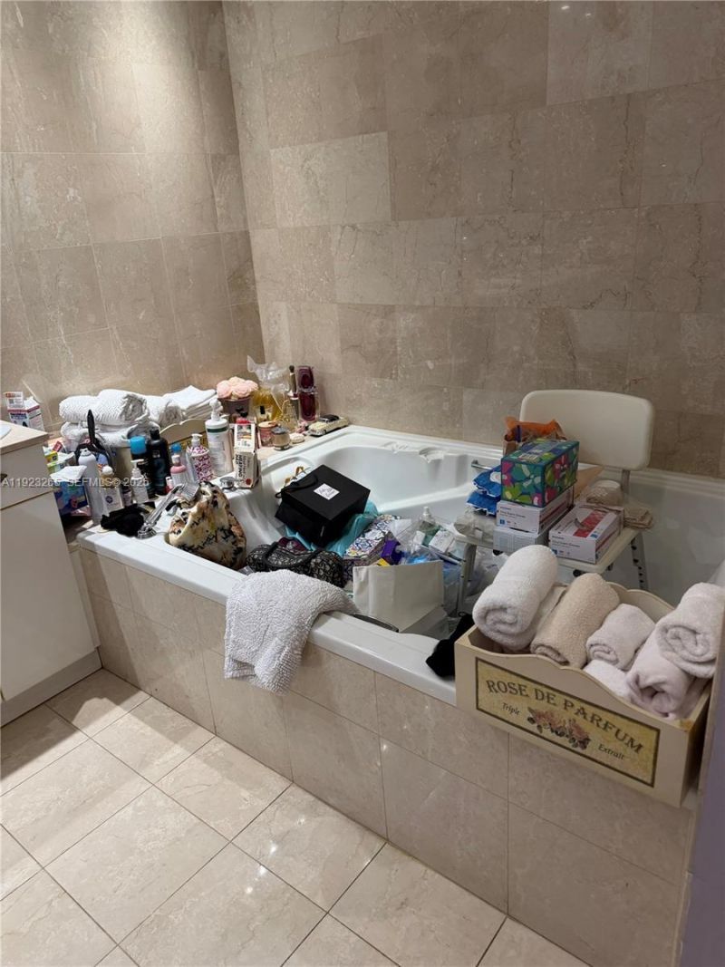 10101 Collins Ave, Unit 9A, Bal Harbour, FL 33154 Photo