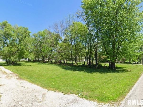 L7 4TH Street, Girard, IL 62640