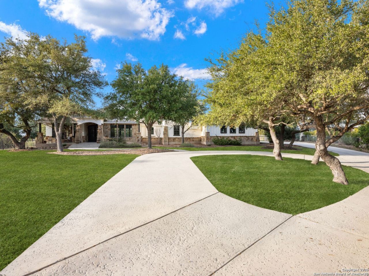 382 Upland Ct, Canyon Lake, TX 78133 Main Photo