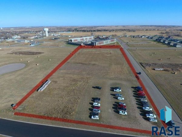 24th St, Huron, SD 57350