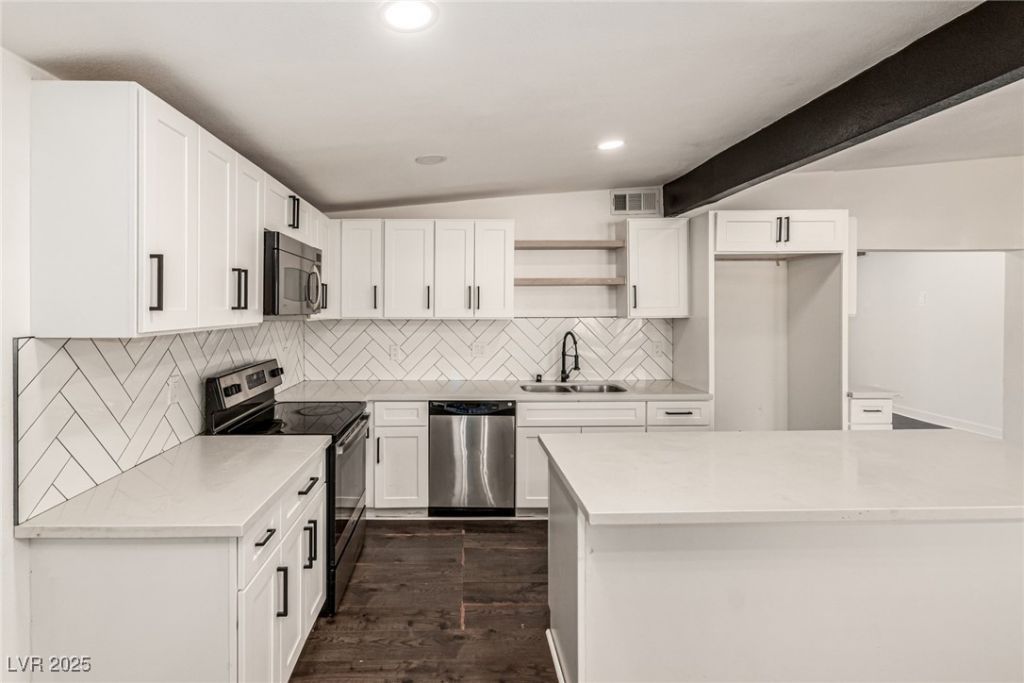 3220 Stanley Avenue, North Las Vegas, NV 89030 Main Photo