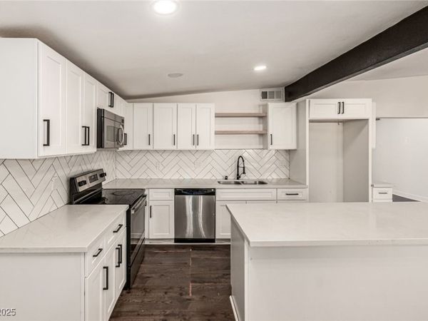 3220 Stanley Avenue, North Las Vegas, NV 89030