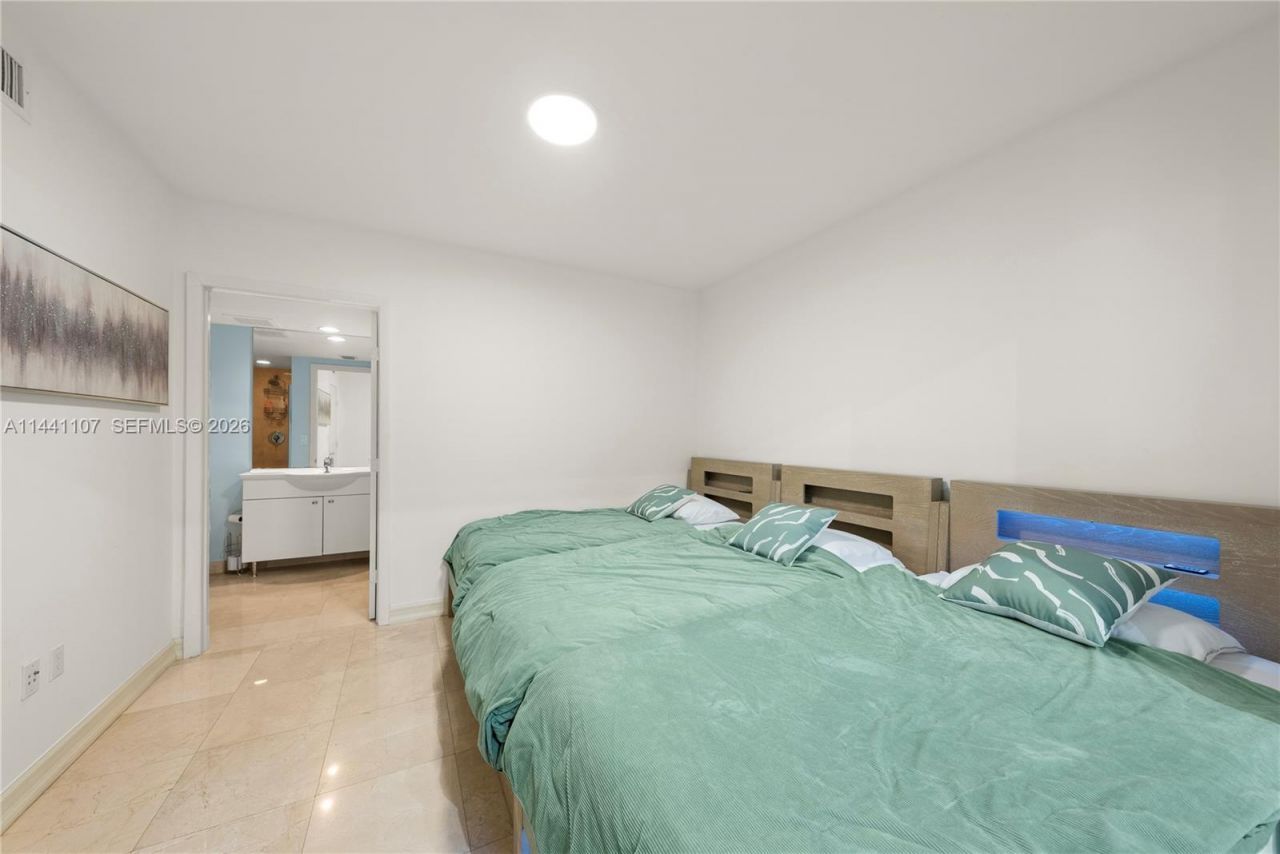 1850 S Ocean Dr, Unit 3301, Hallandale Beach, FL 33009 Photo