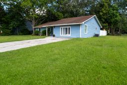 502 Upland Place photo 4