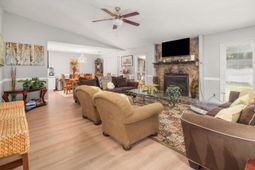 502 Upland Place photo 4