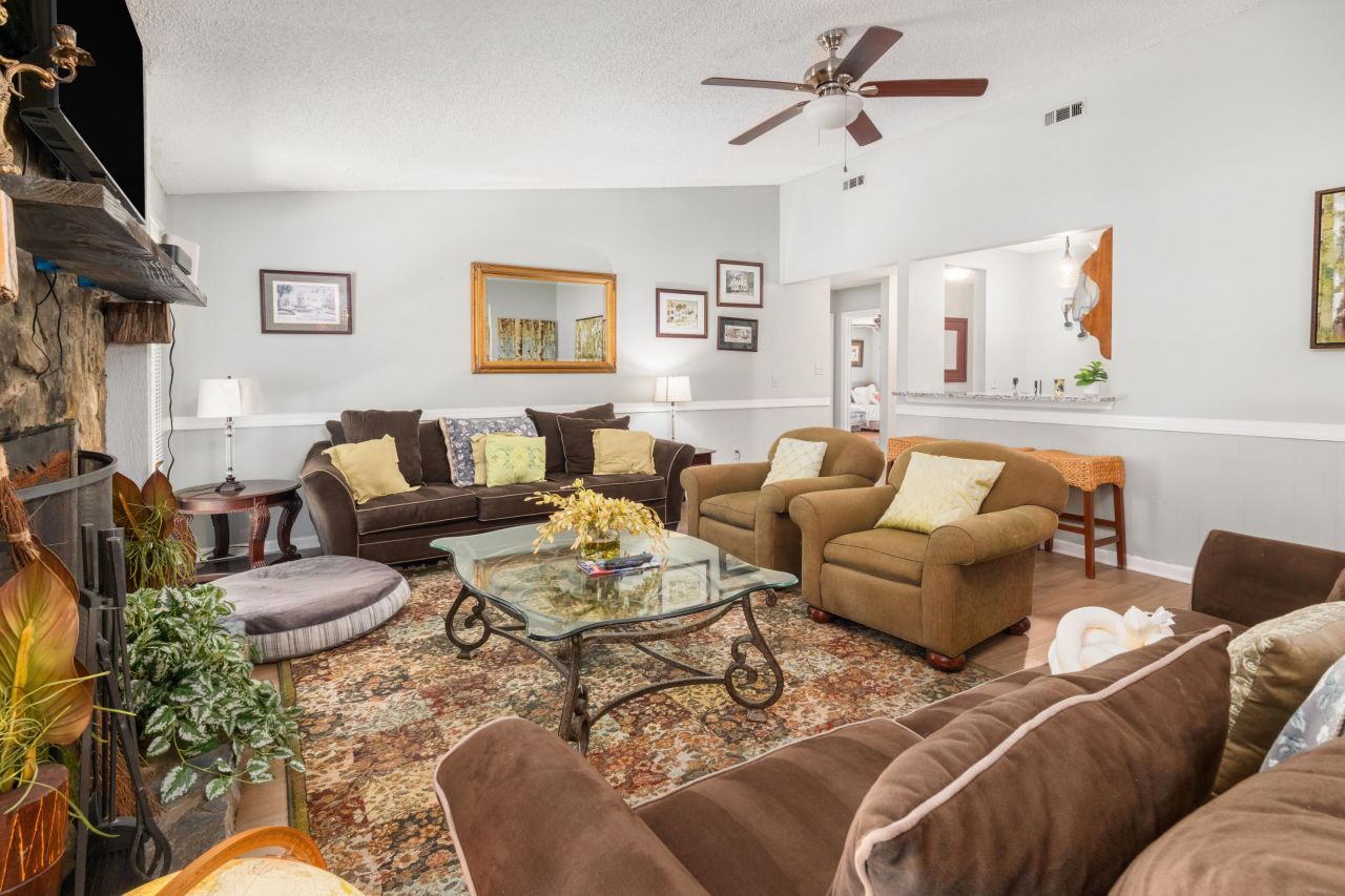 502 Upland Place Photo 8