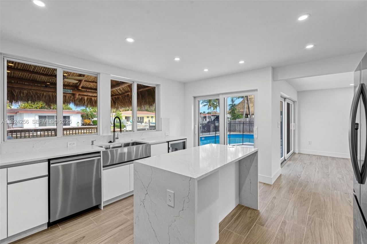 201 SE 12th St, Pompano Beach, FL 33060 Photo