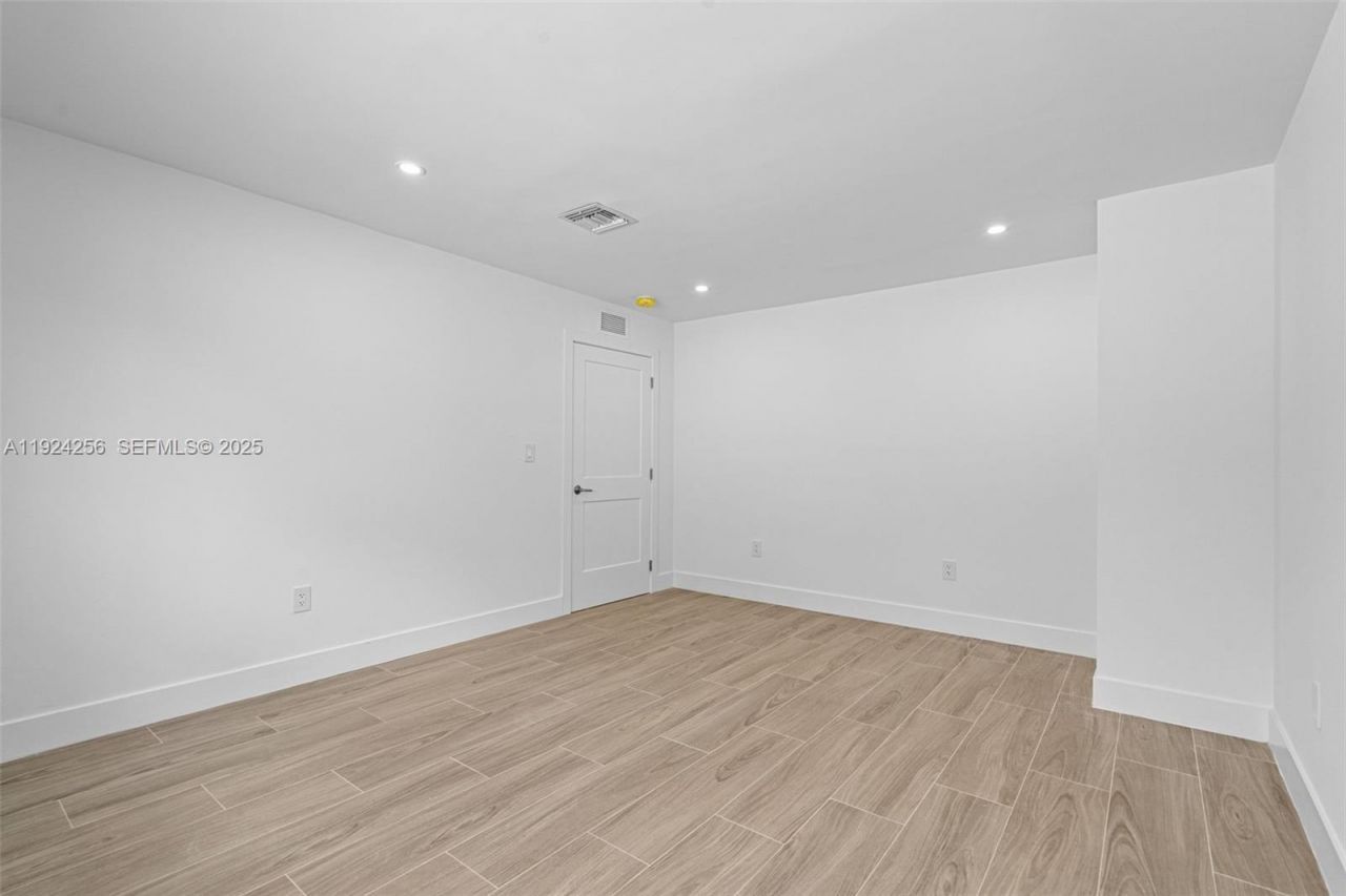 201 SE 12th St, Pompano Beach, FL 33060 Photo