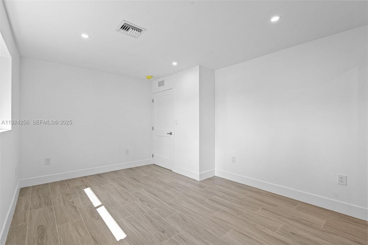 201 SE 12th St, Pompano Beach, FL 33060 Photo