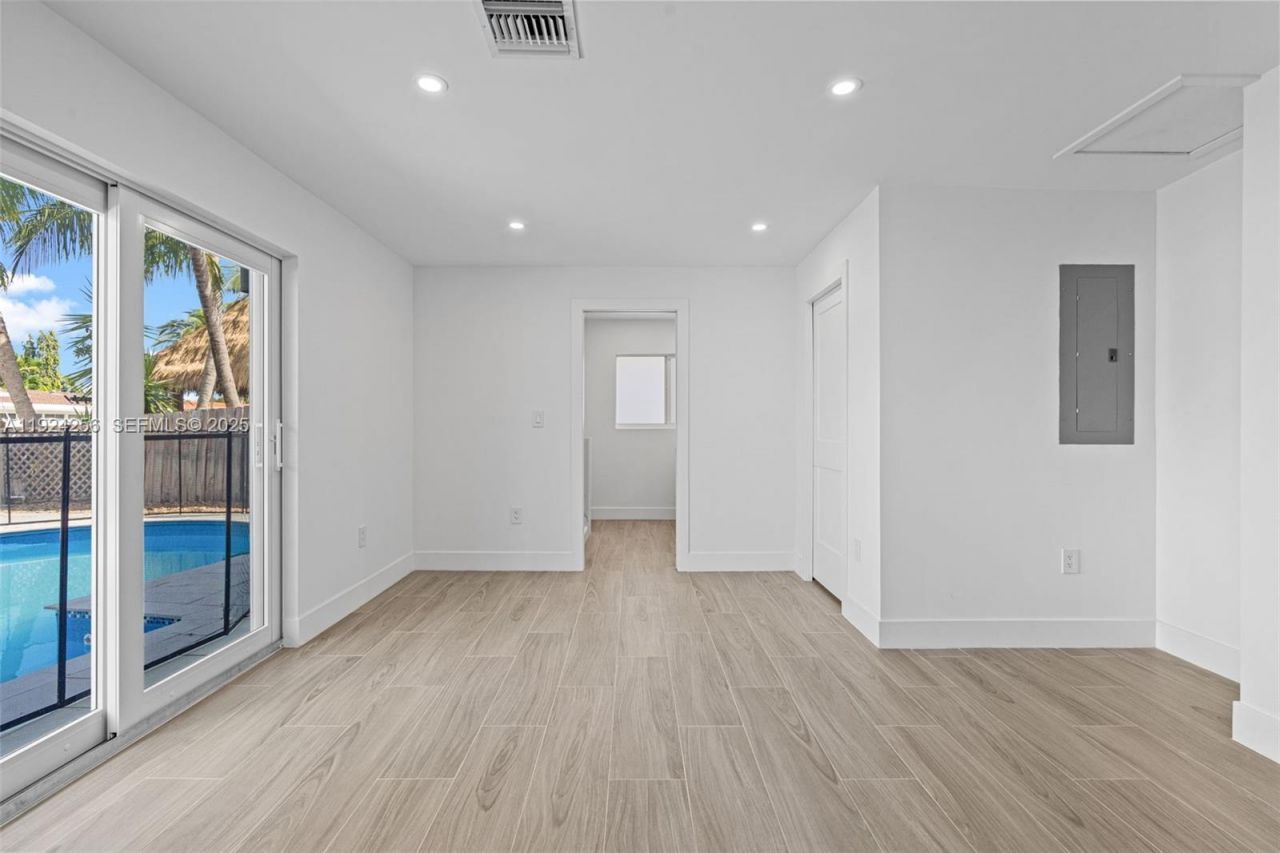 201 SE 12th St, Pompano Beach, FL 33060 Photo