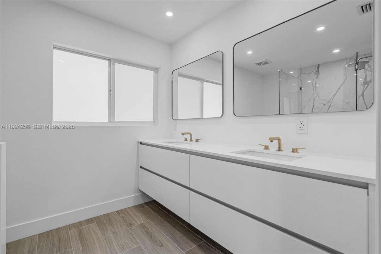 201 SE 12th St, Pompano Beach, FL 33060 Photo