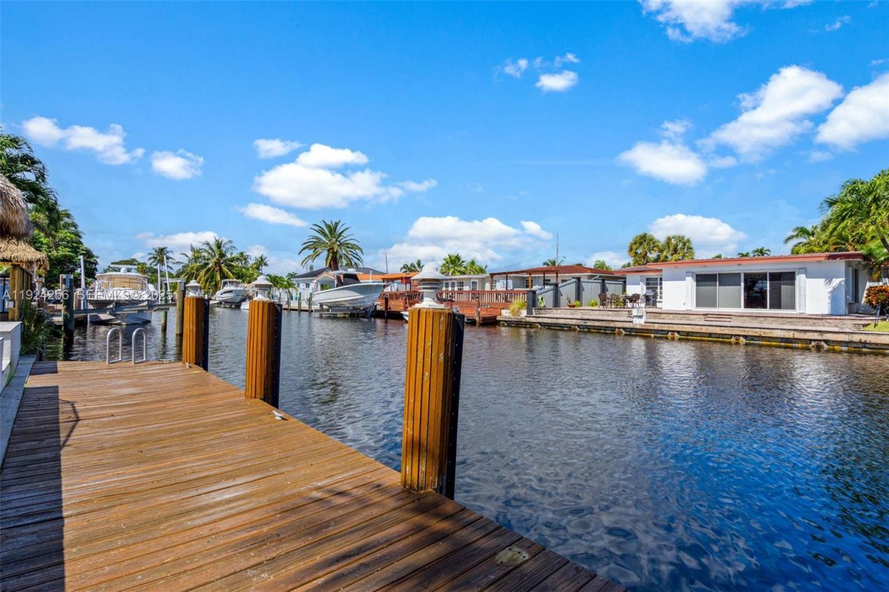 201 SE 12th St, Pompano Beach, FL 33060 Photo