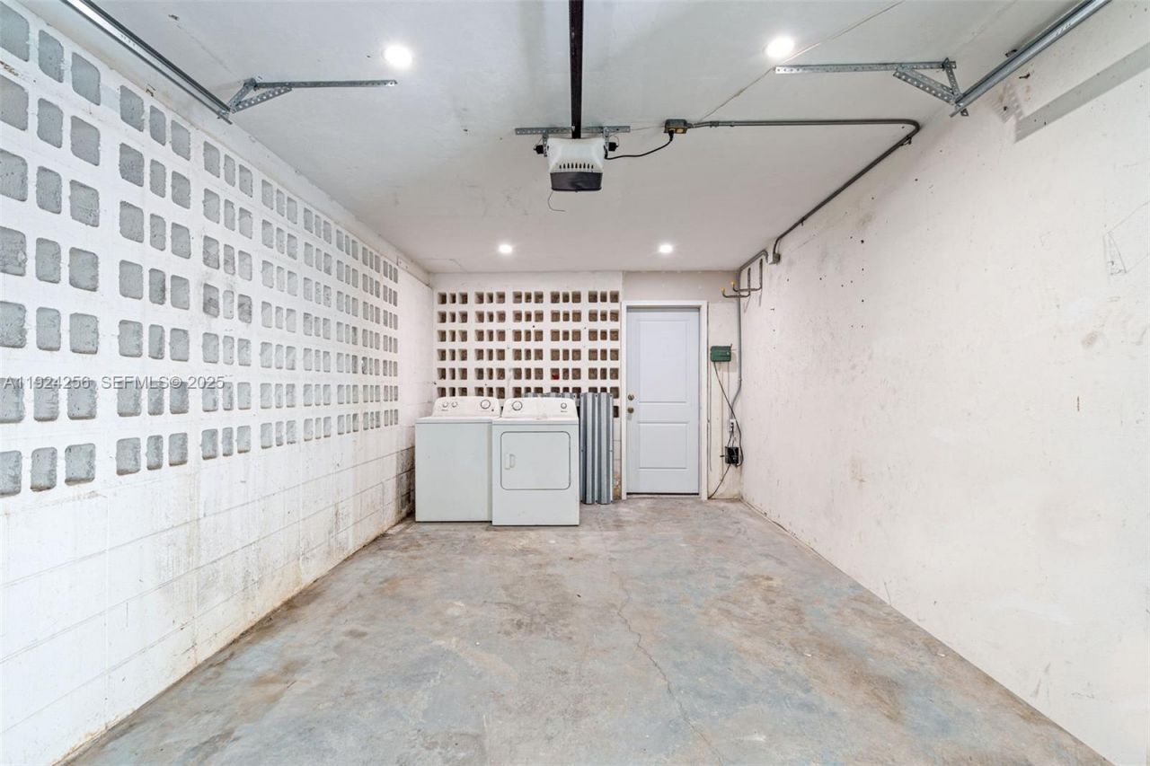 201 SE 12th St, Pompano Beach, FL 33060 Photo