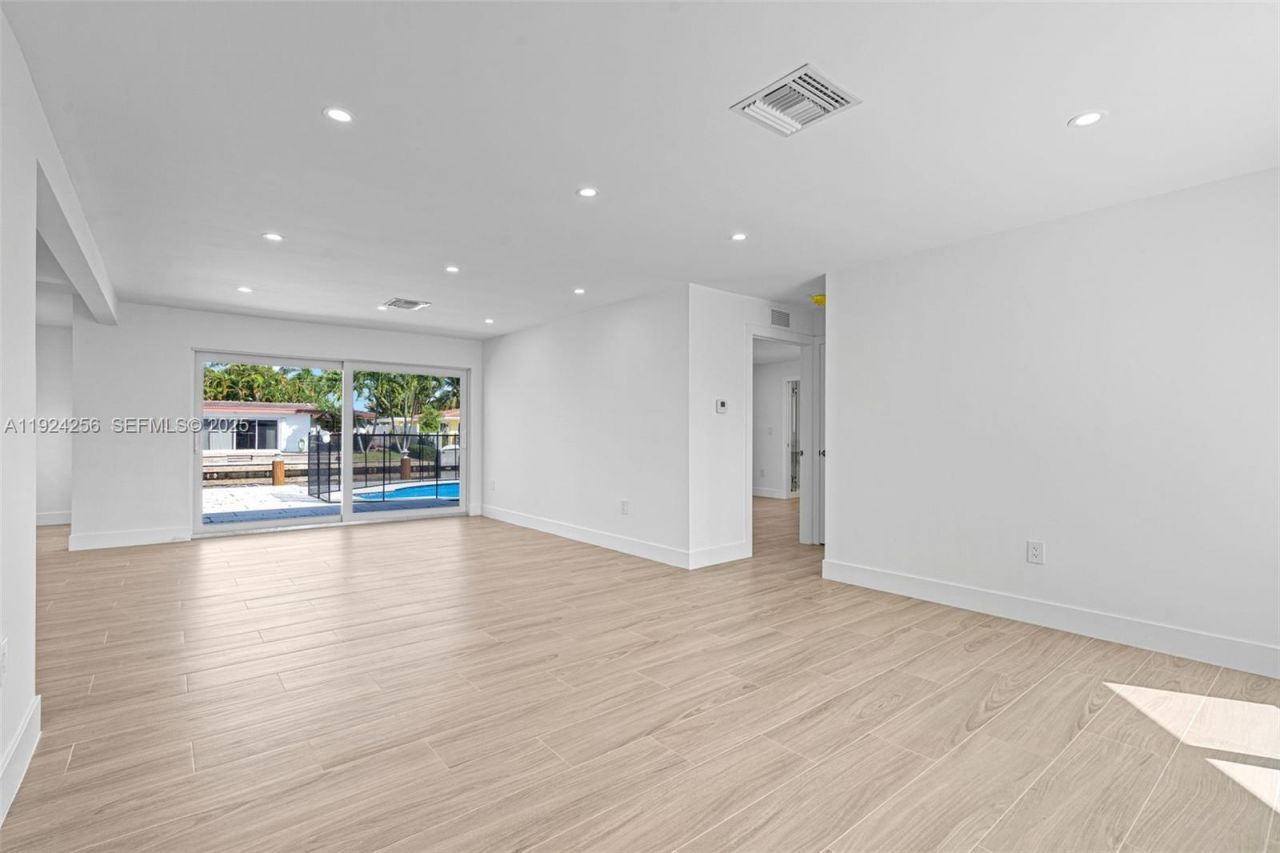 201 SE 12th St, Pompano Beach, FL 33060 Photo