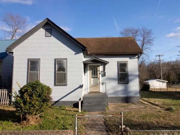 123 E 2nd Street, De Soto, MO 63020