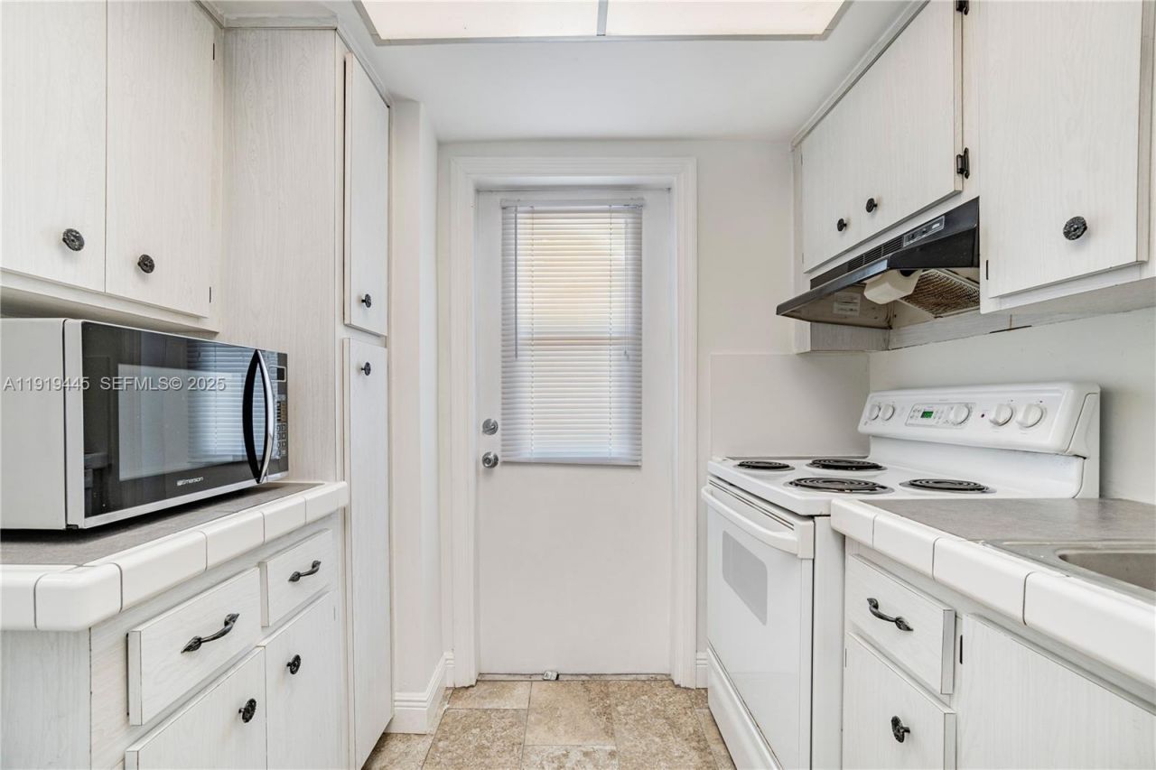 5800 Margate Blvd, Unit 812-8, Margate, FL 33063 Photo