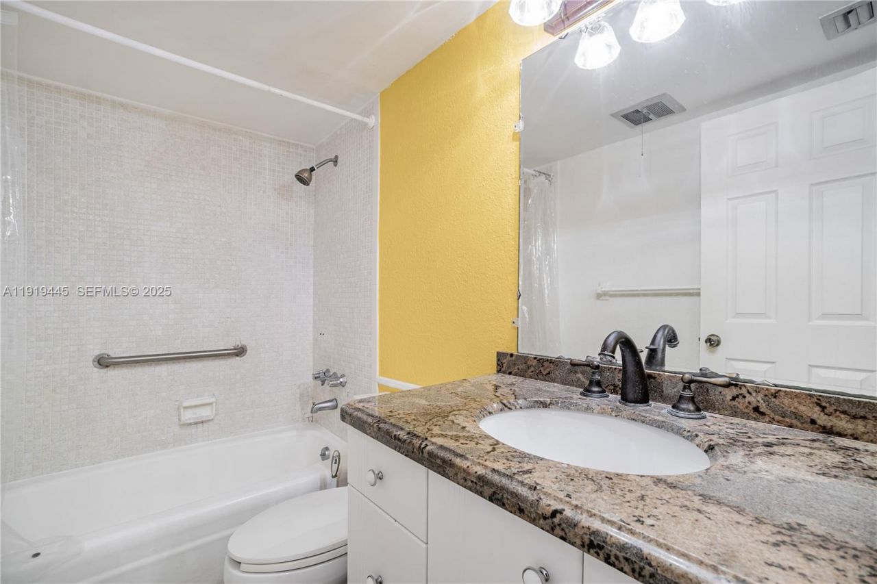 5800 Margate Blvd, Unit 812-8, Margate, FL 33063 Photo