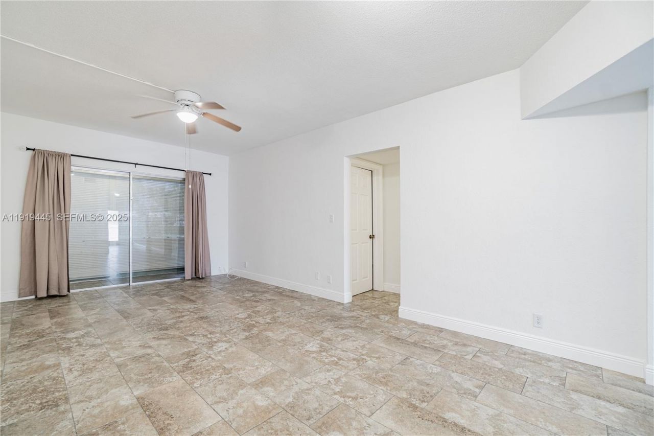 5800 Margate Blvd, Unit 812-8, Margate, FL 33063 Photo