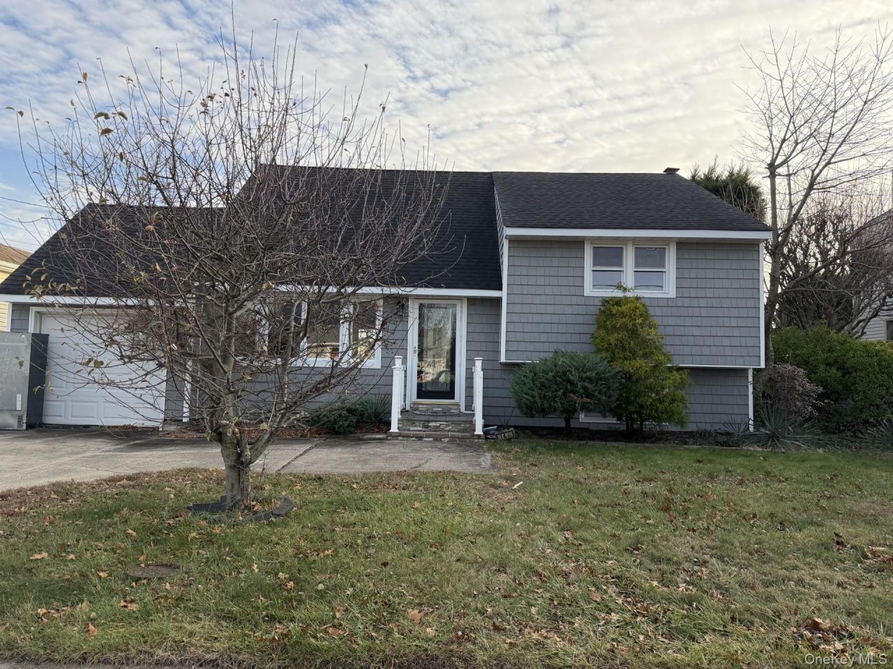 14a Earl Place, Amity Harbor, NY 11701 Main Photo