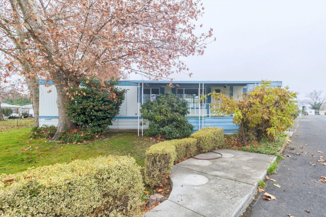 1241 Dowell Road, Unit #15, Grants Pass, OR 97527 Main Photo