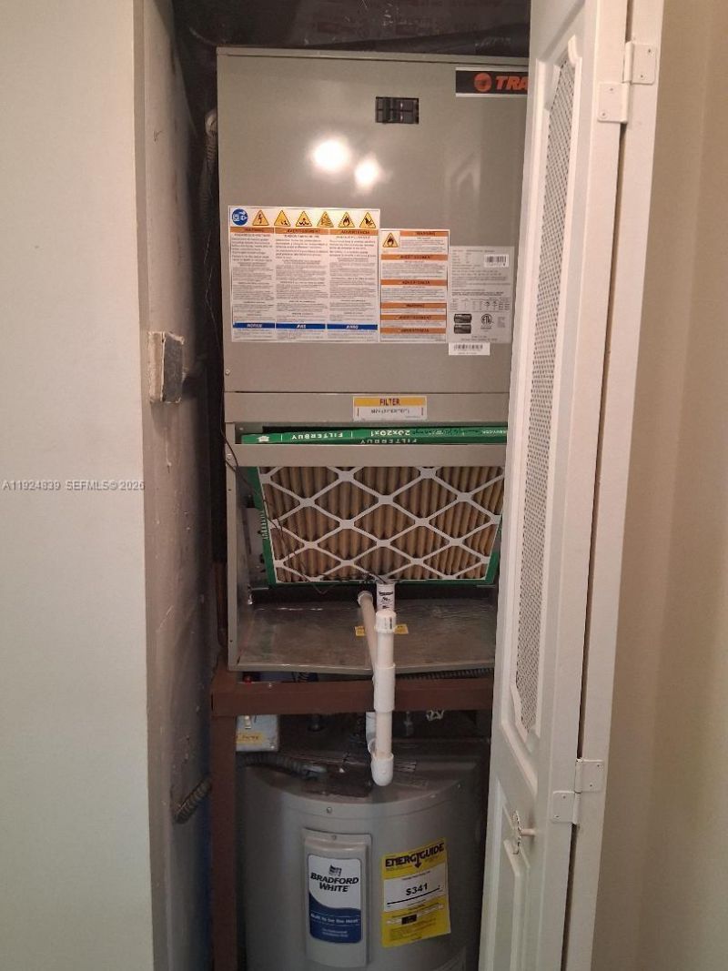 900 St Charles Pl, Unit 208, Pembroke Pines, FL 33026 Photo