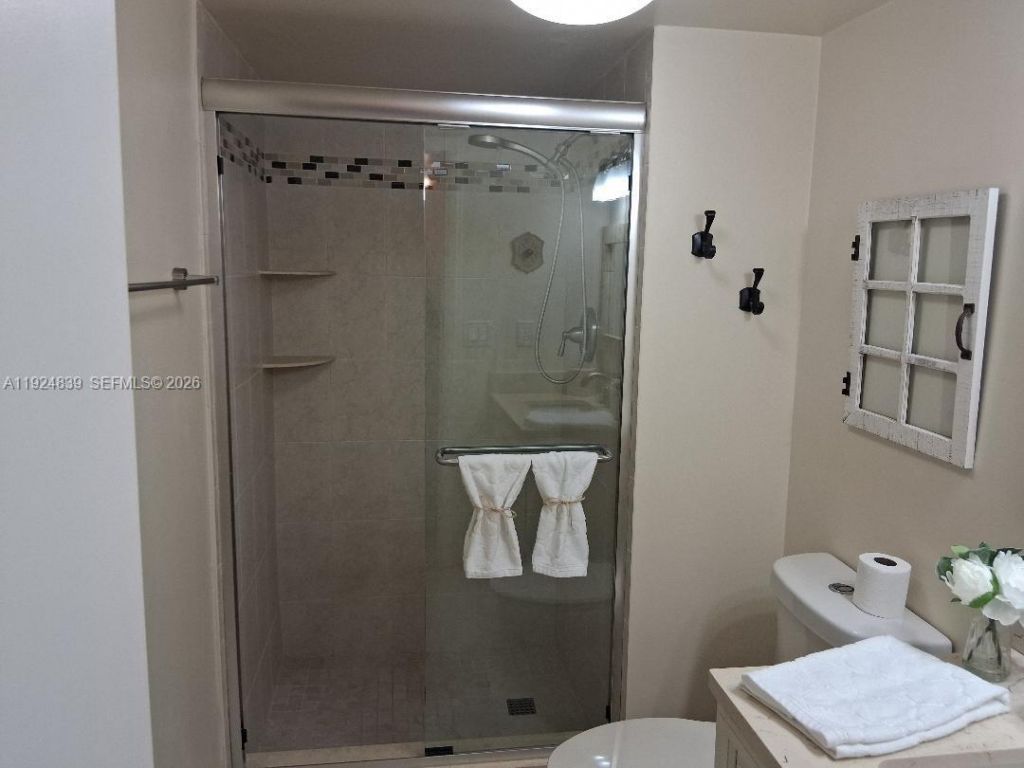 900 St Charles Pl, Unit 208, Pembroke Pines, FL 33026 Photo