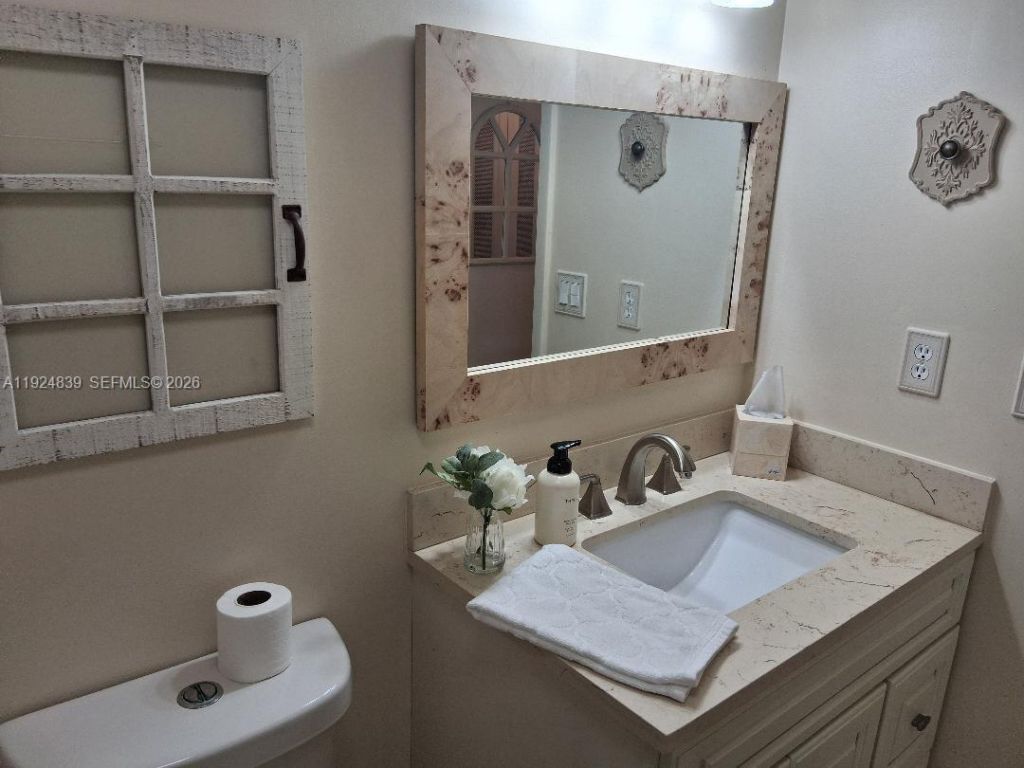 900 St Charles Pl, Unit 208, Pembroke Pines, FL 33026 Photo