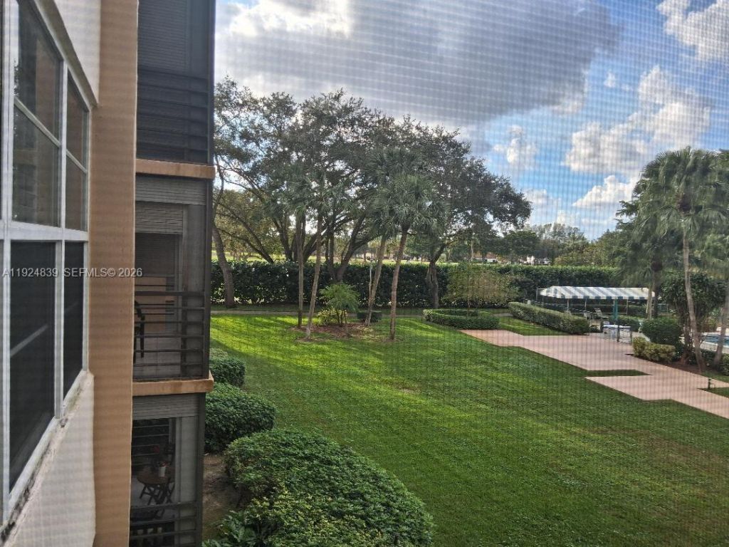 900 St Charles Pl, Unit 208, Pembroke Pines, FL 33026 Photo