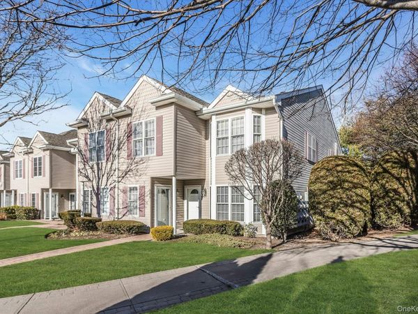 986 Madeira Boulevard, Melville, NY 11747